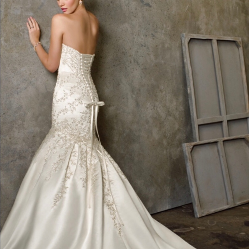 Size 12 Wedding Gown by Mori Lee
